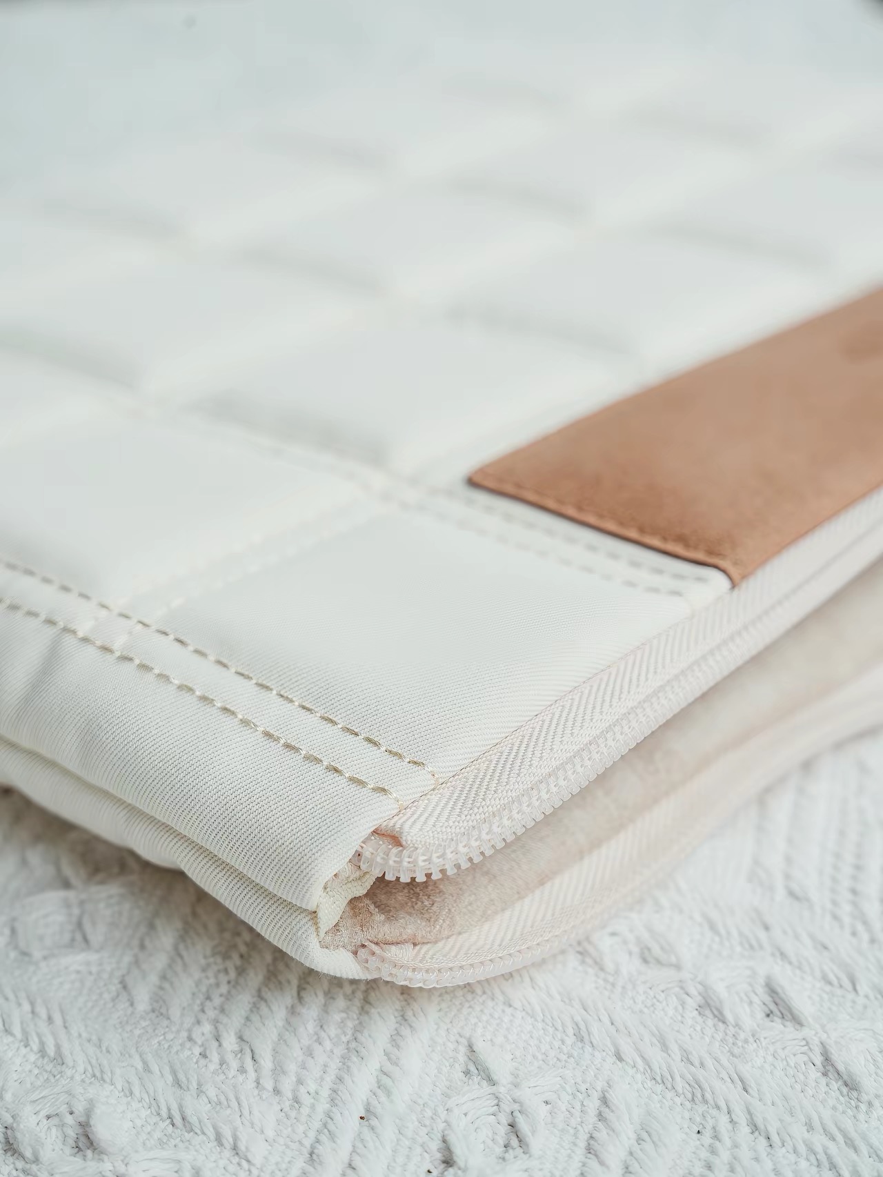 กระเป๋า UTOPA แบบมีช่องใส่ของด - Laptop Sleeve บทวิจารณ์และราคา